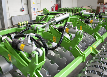 Hydraulische Regulierung der hinteren Walze